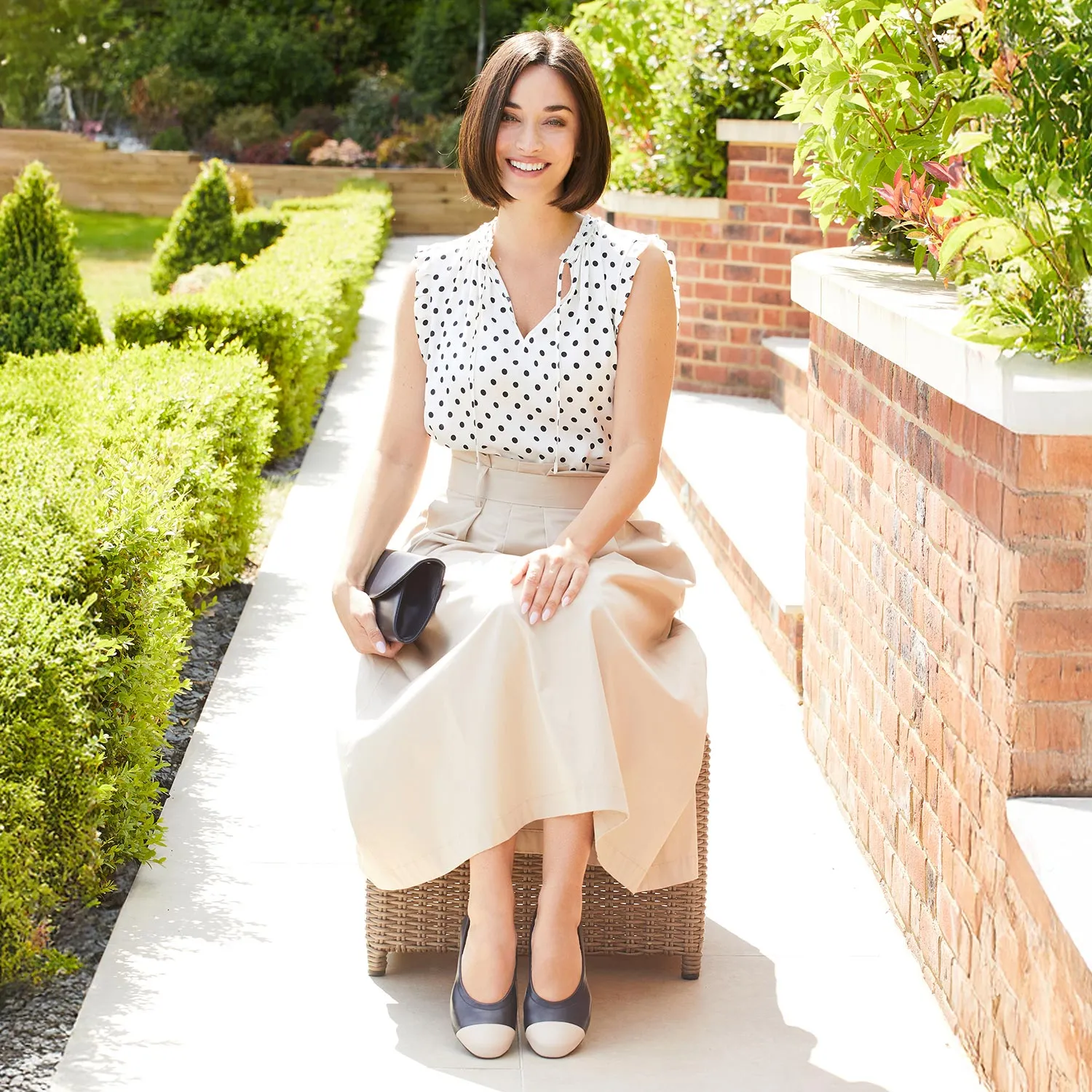 Lunch Pace Luna: Navy & Cream Leather