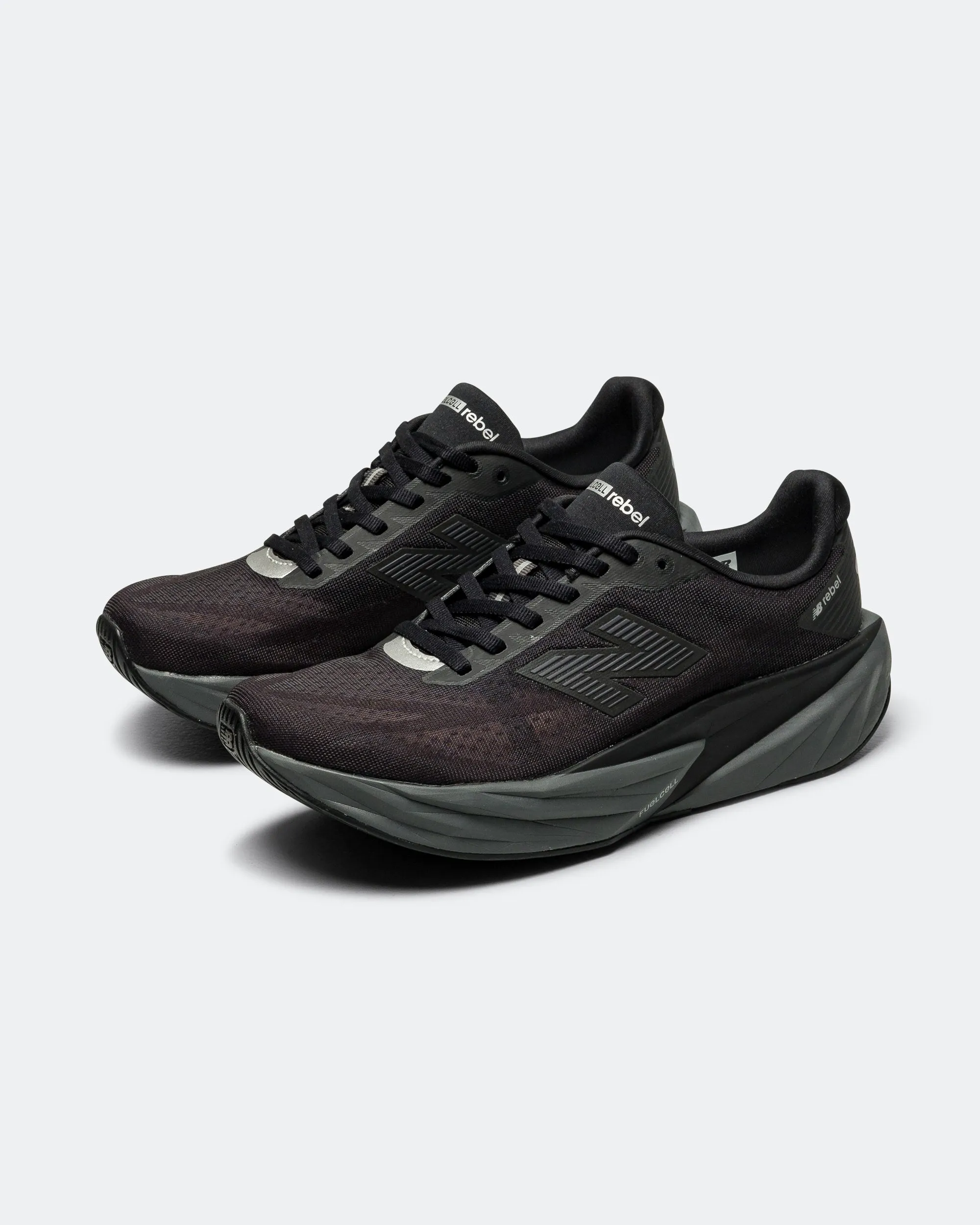 Mens FuelCell Rebel v5 - Black/Castlerock-Silver Metallic ventilation channels