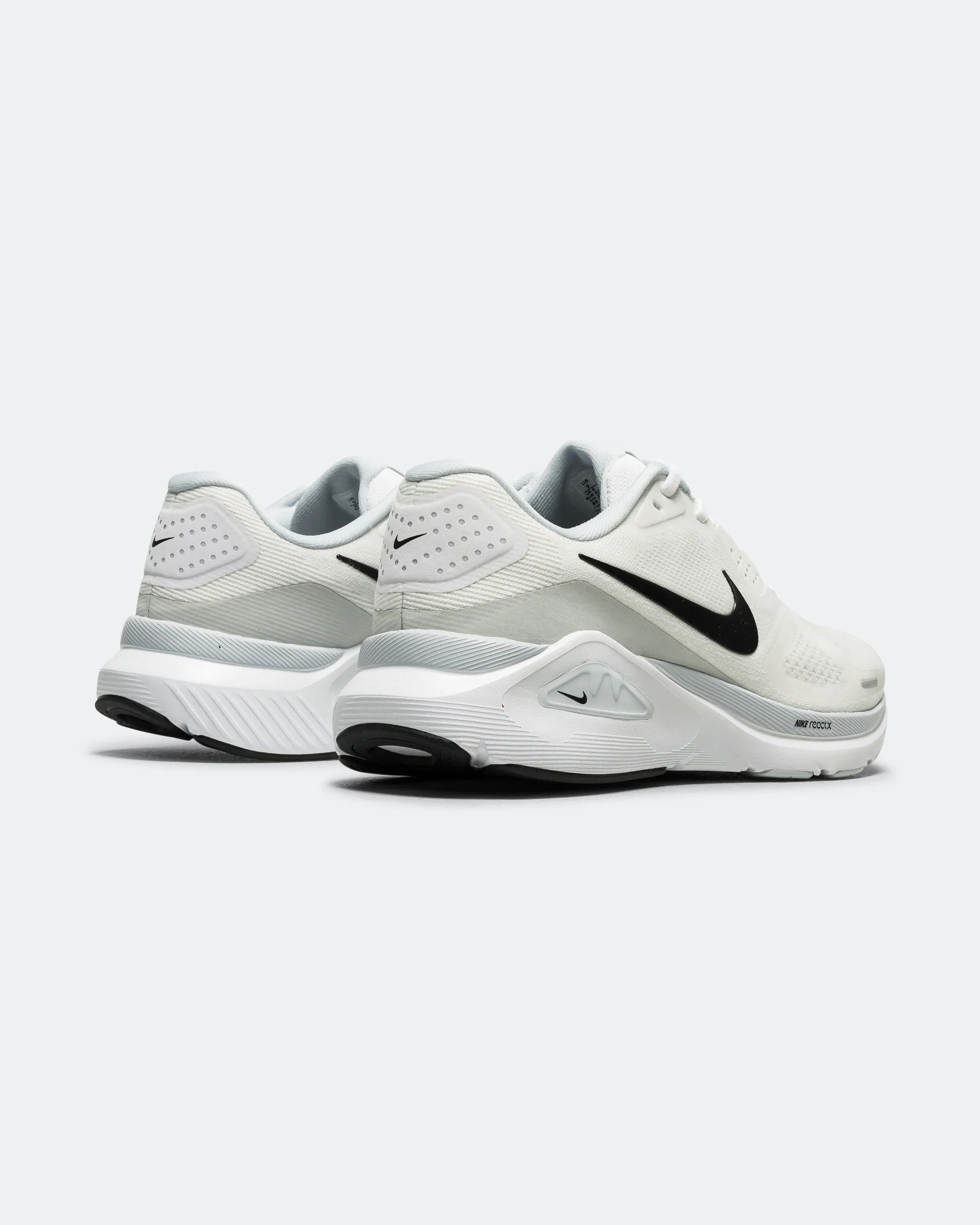 Mens Structure 26 - White/Black-Volt-Barely Volt All Day Travel Breath Zone