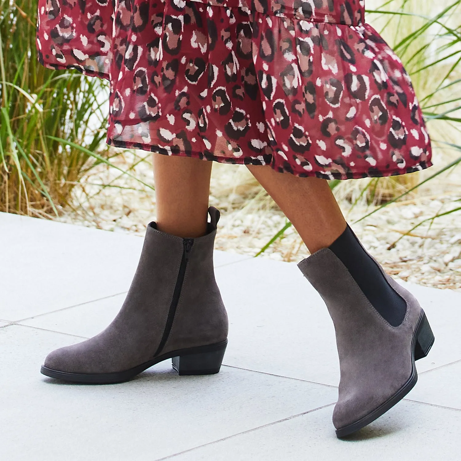 Breathe Flow Rider: Grey Suede