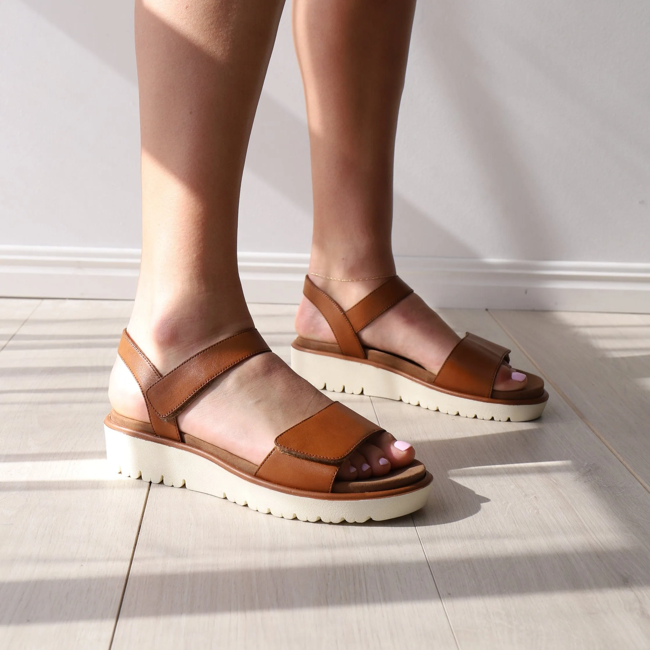 33518 Tan Footwear for Men