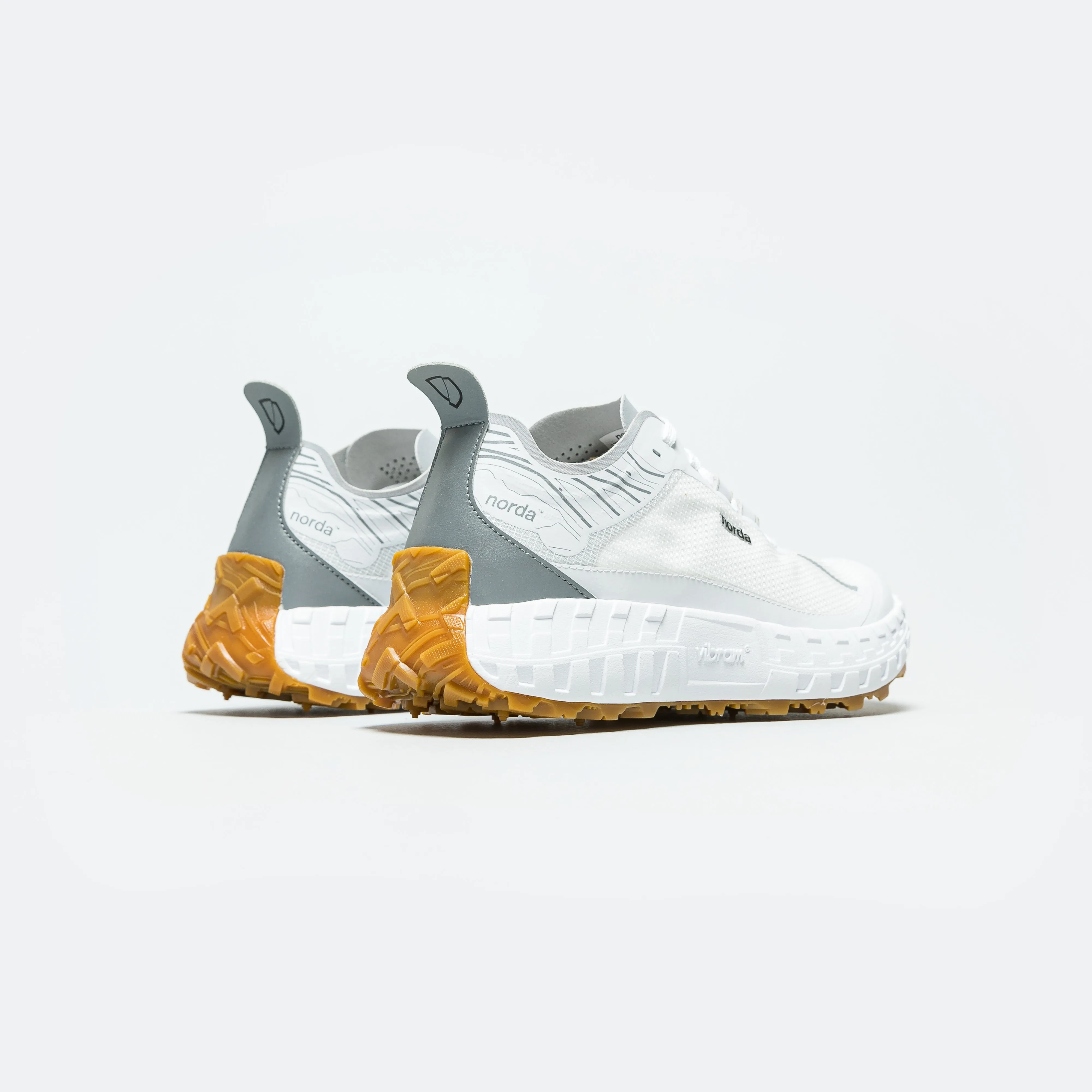 Foldable Build Recycled Components 001 - White Gum