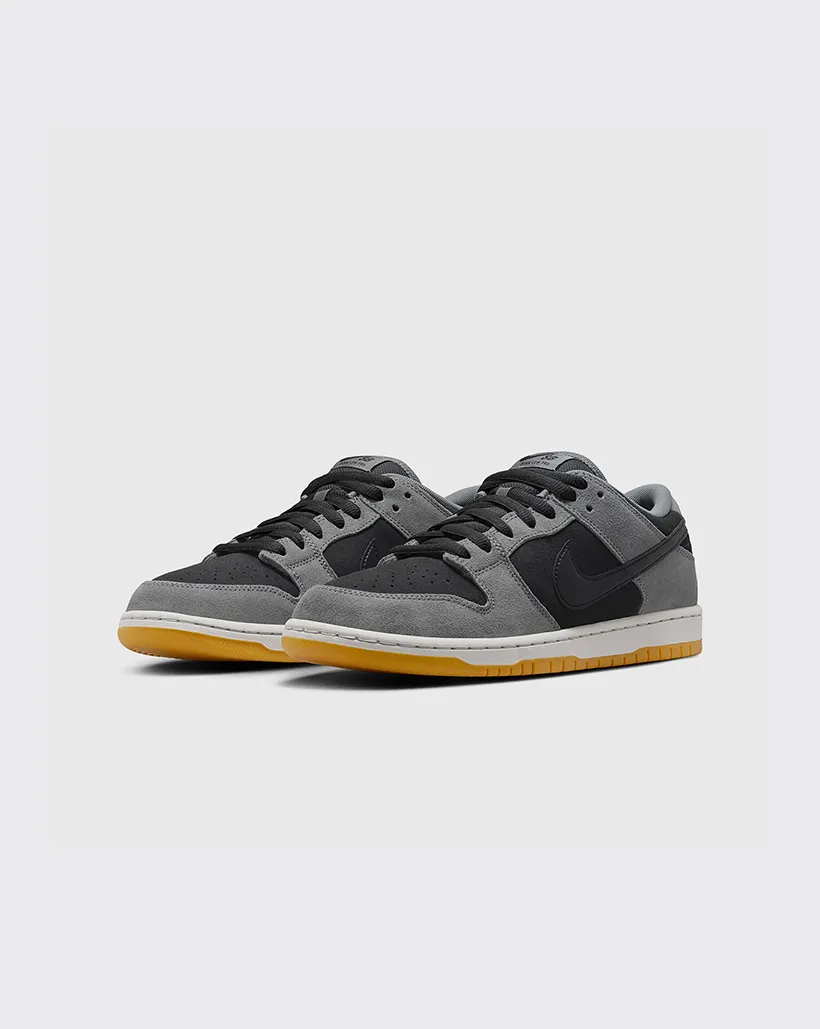Moisture   Wicking breathable socks Nike SB Dunk Low Pro Shoe - Smoke Grey/Black