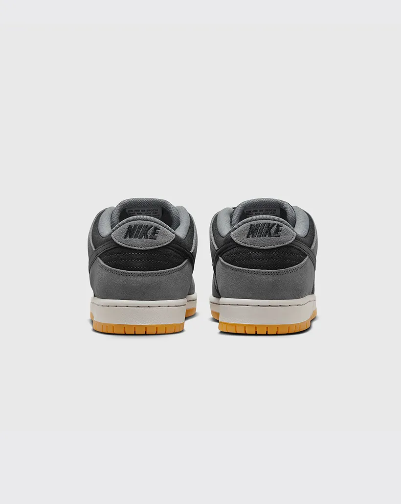 Arch Support System Zero Break In Nike SB Dunk Low Pro Shoe - Smoke Grey/Black