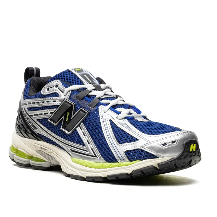 Obstacle course New Balance 1906R Sprite