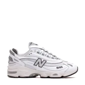 New Balance Men 1000 White M1000D running for speed
