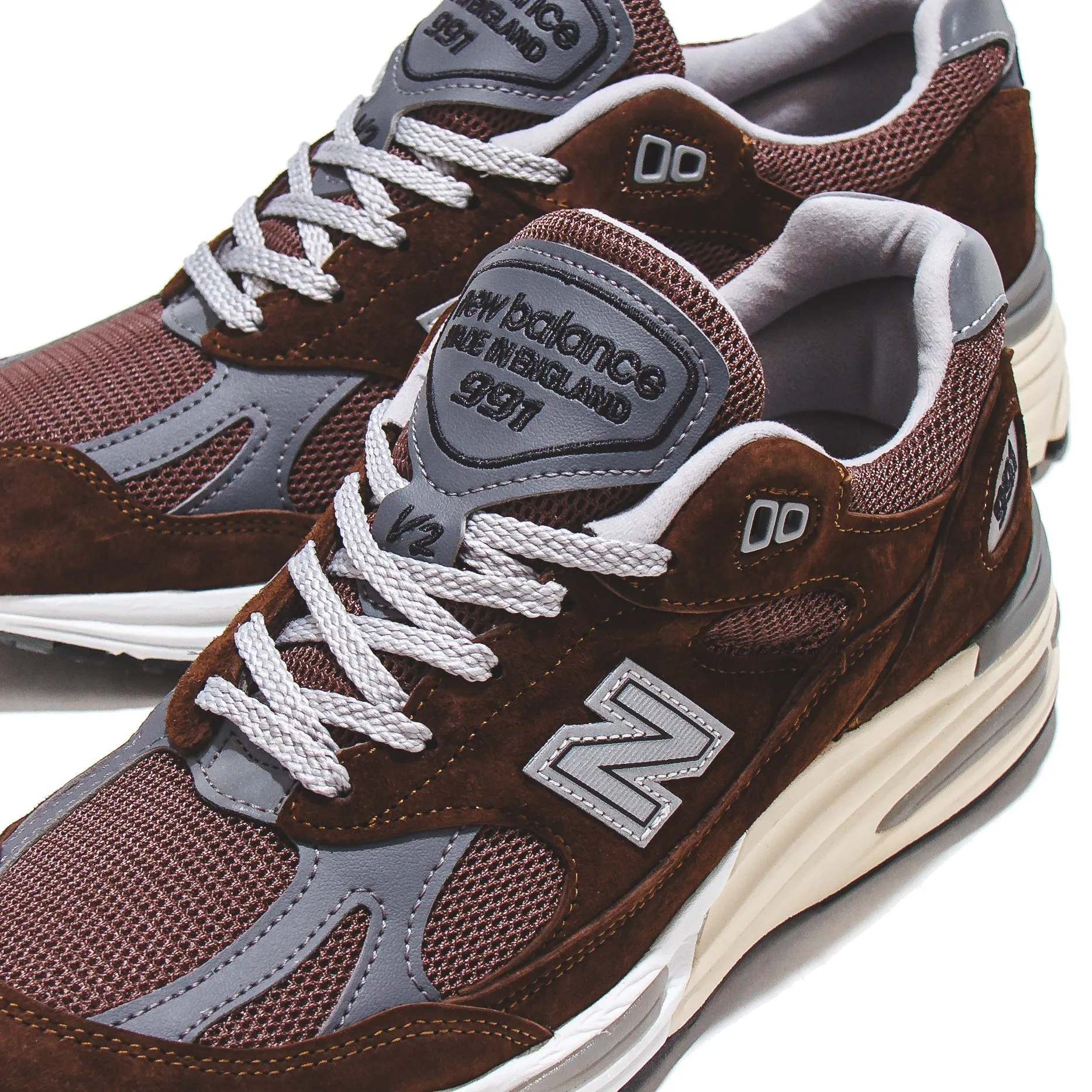 Airflow Ventilation Tech New Balance Unisex Made in UK 991v2 Pinecone U991BR2
