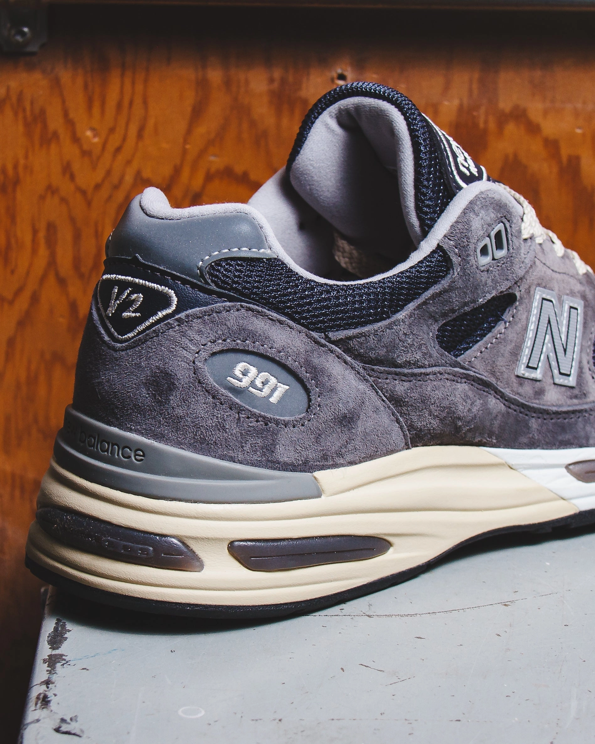 Dynamic Arch Frame Comfortable Linings New Balance Unisex MADE in UK 991v2 Dark Gull Gray U991GG2