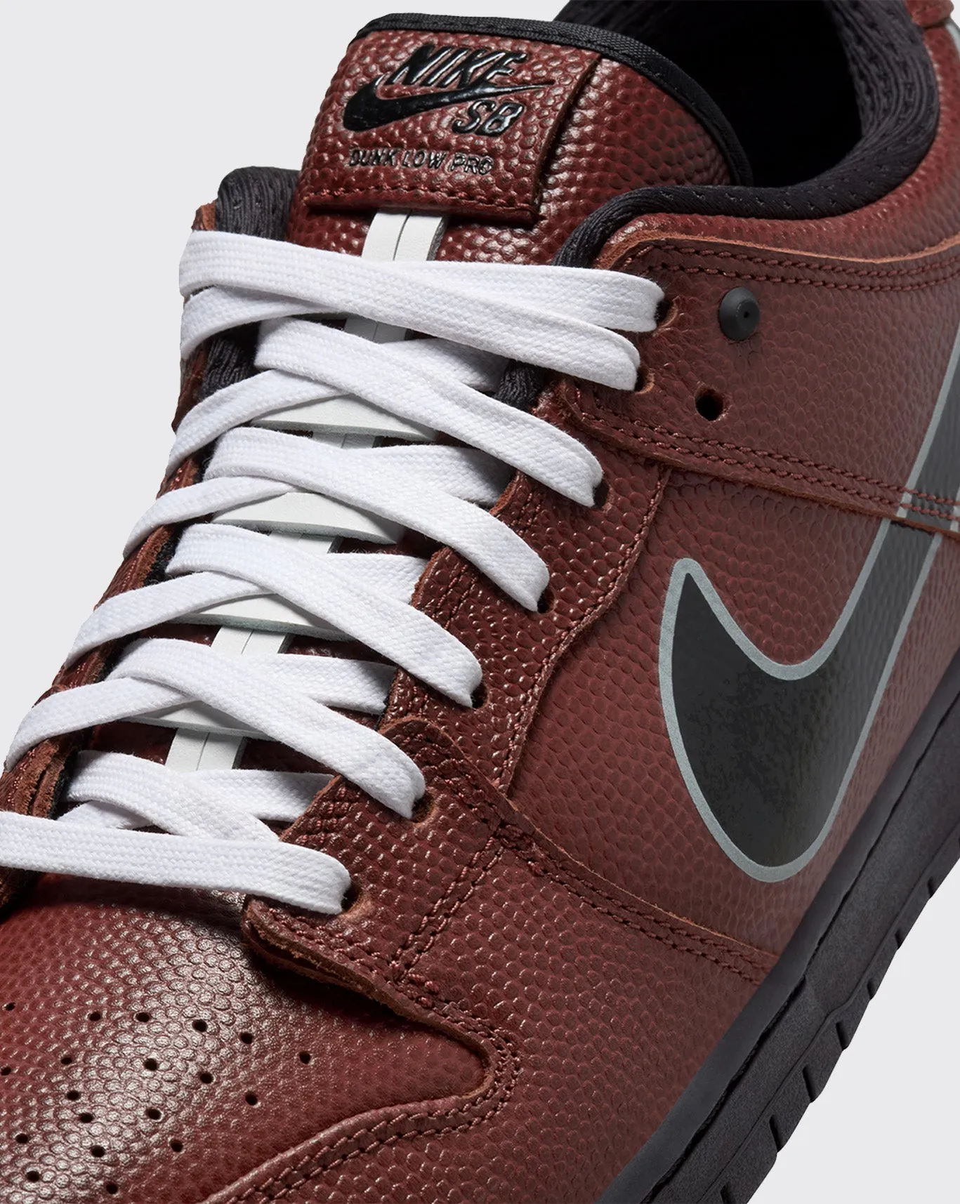 Nike SB x Limosine Skateboards Dunk Low Pro Compact Form