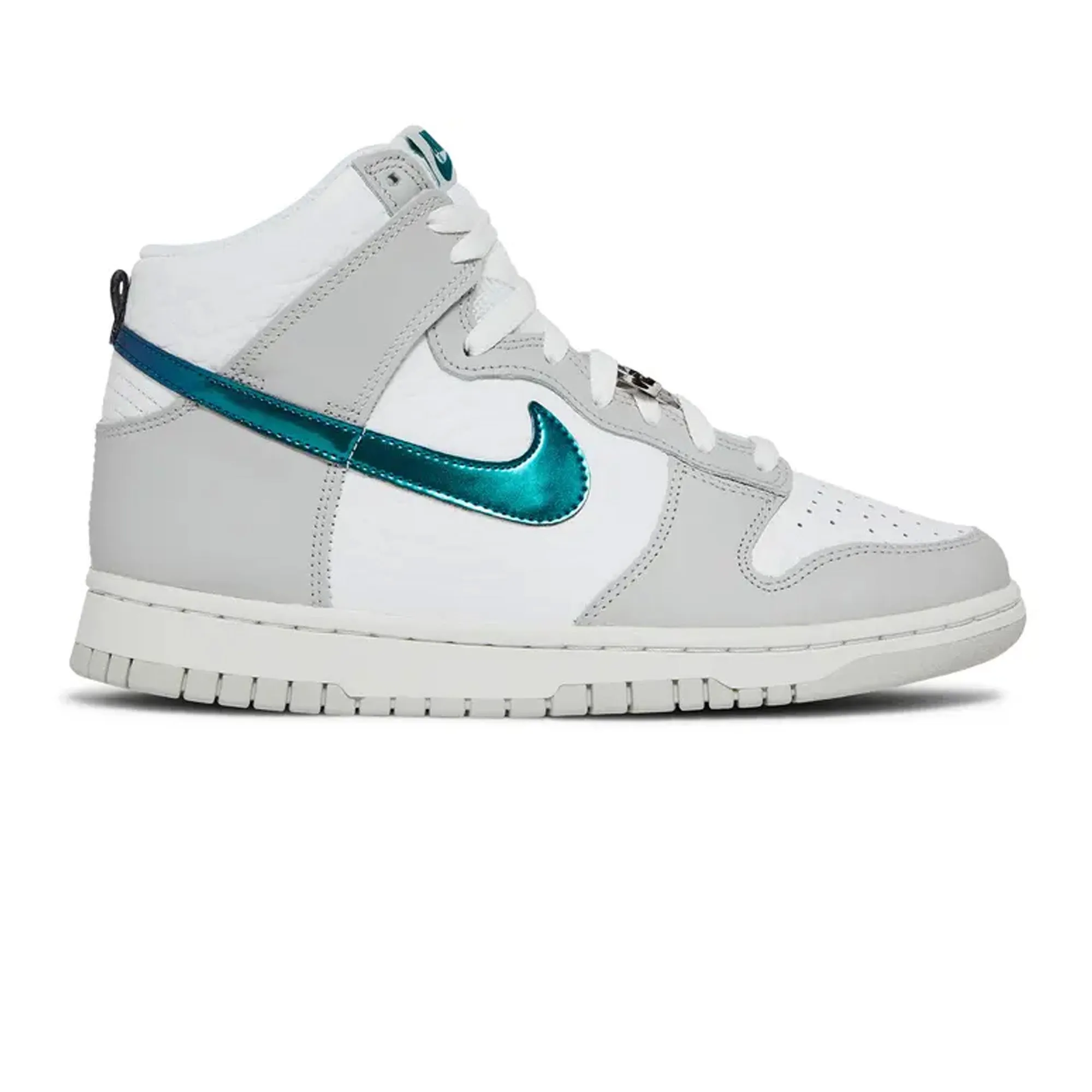 Nike Dunk High 'FLS' W (2022) Clean Form