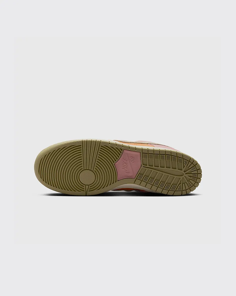 Water resistant coating Breathe Flow Nike SB Dunk Low Pro Shoe - Red Stardust/Monarch