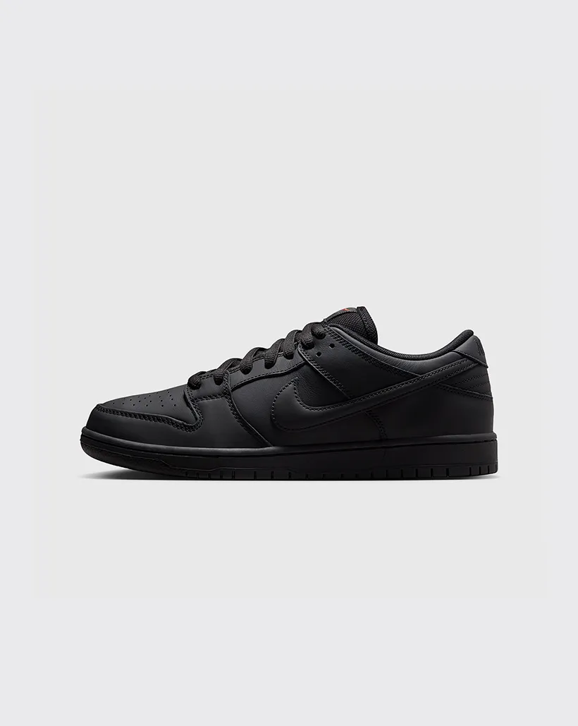 Nike SB Dunk Low Pro Shoe - Triple Black mules
