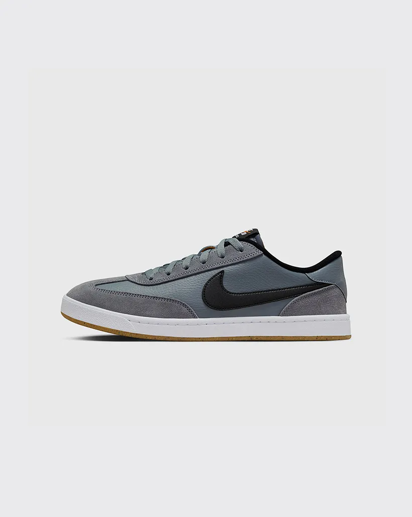 Track Hike Commuter Pick Nike SB FC Classic Shoe - Cool Grey/Black