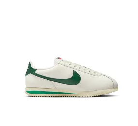 Look Walk WOMENS NIKE CORTEZ