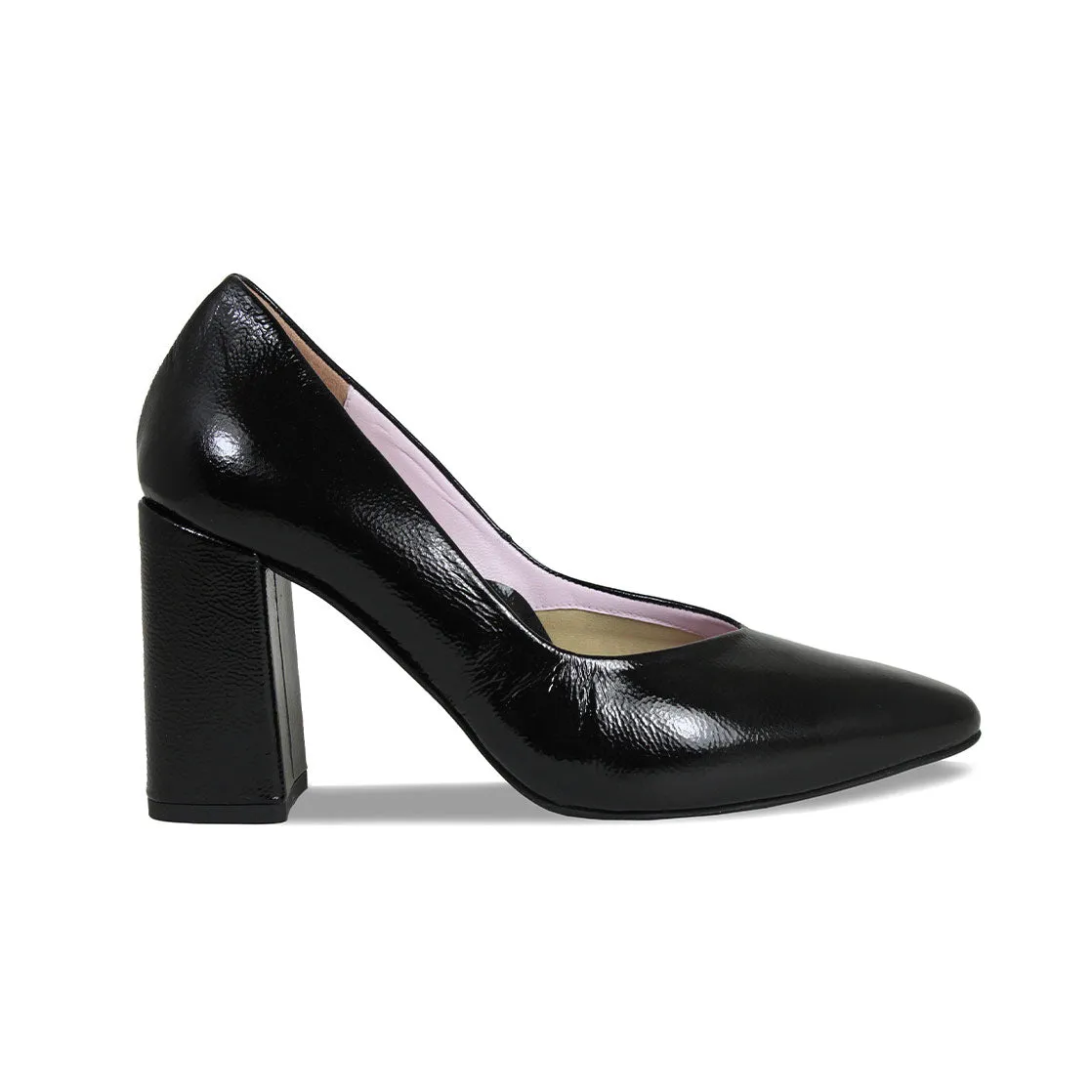 Paloma: Black Leather Fast Stride