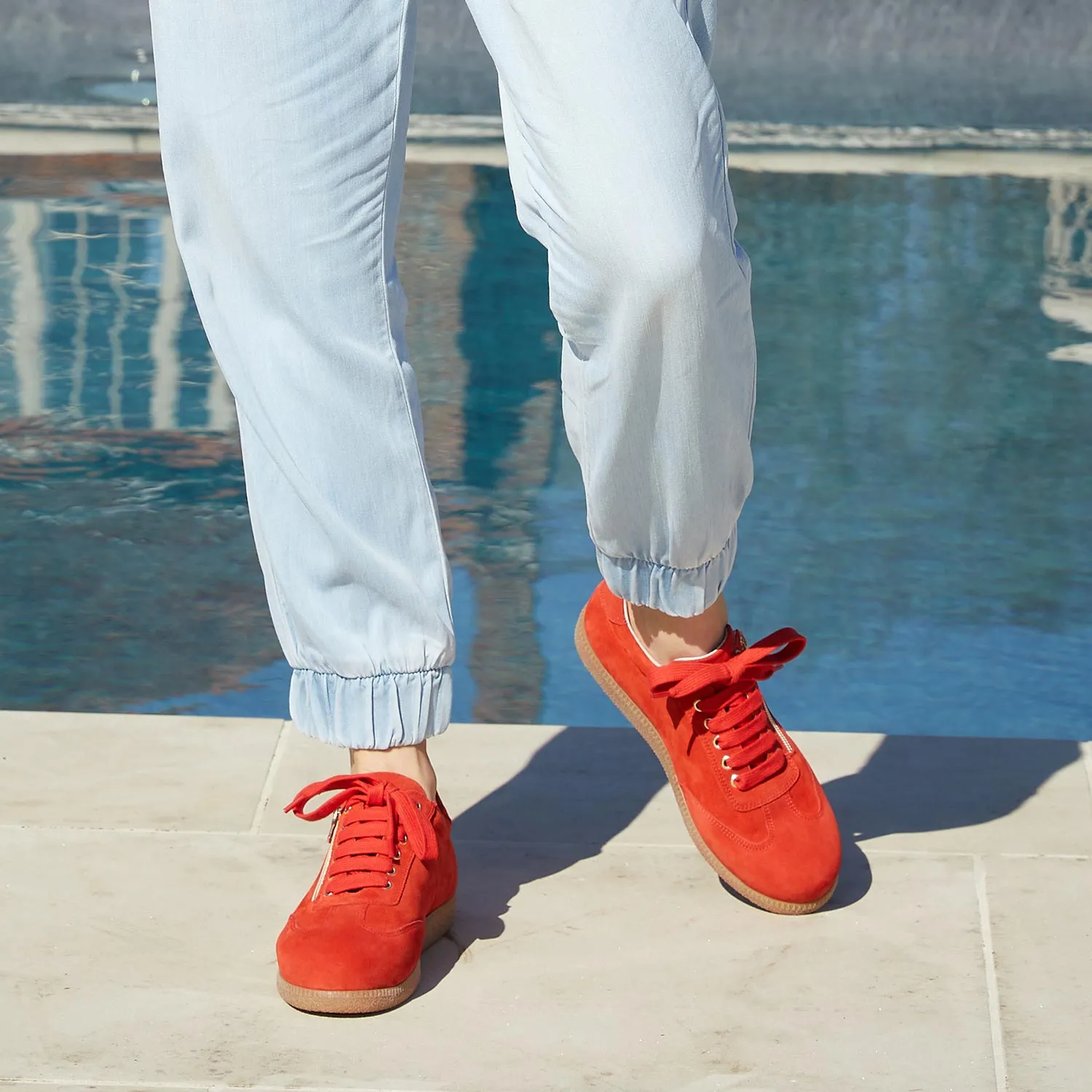 Active Mode Pixie: Coral Red Suede