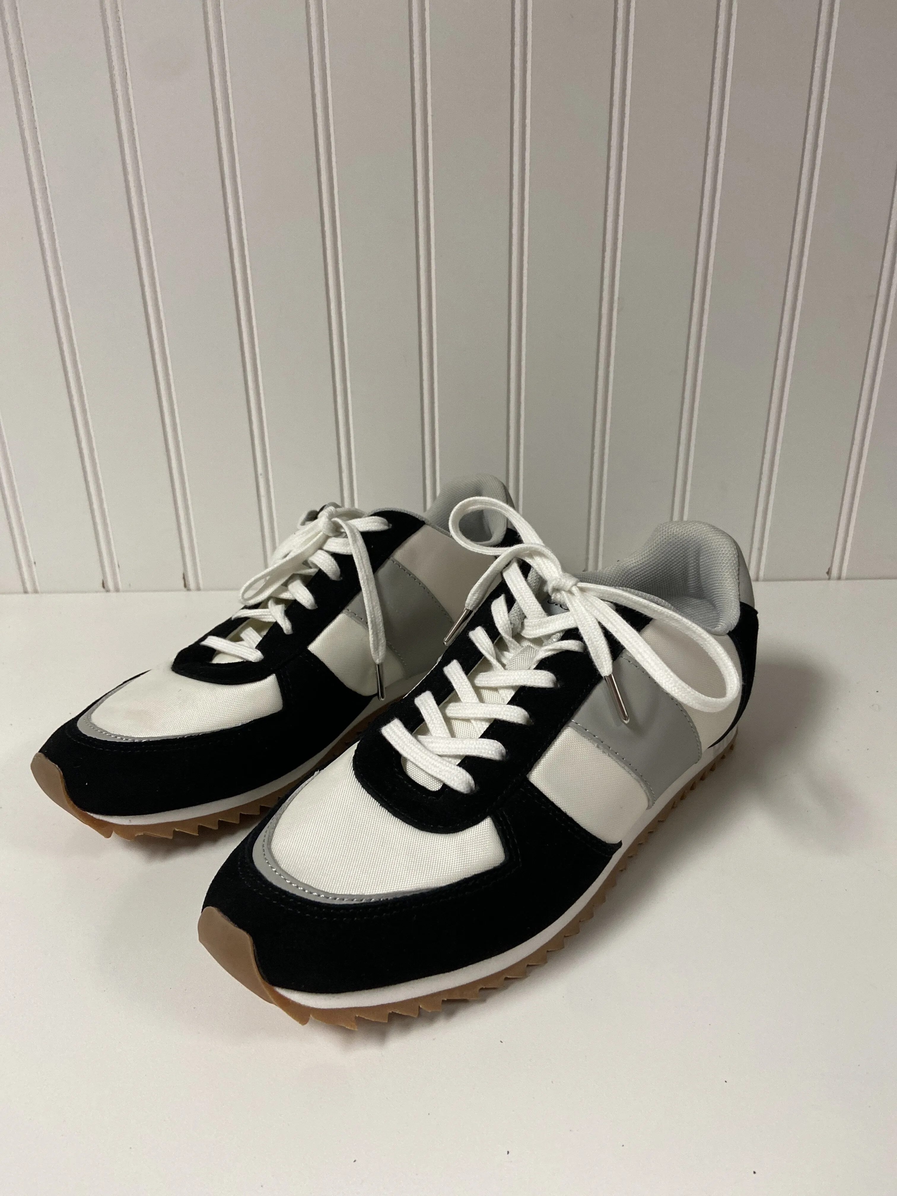 Lasting Comfort Shoes Sneakers By J. Crew  Size: 7