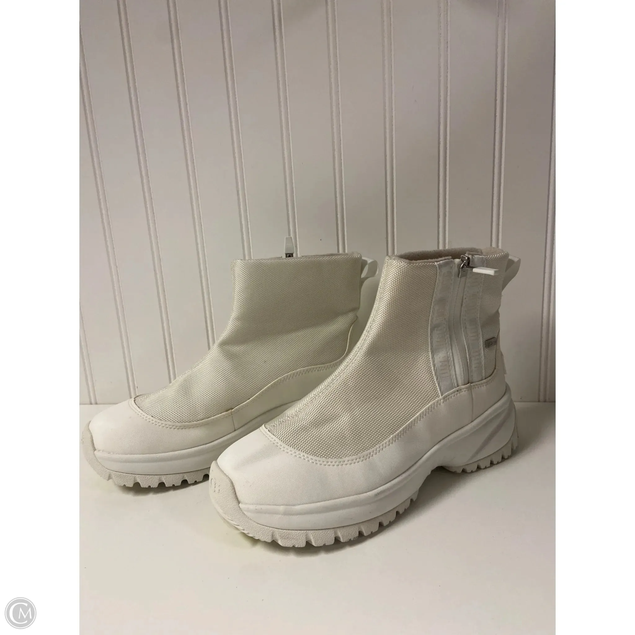 Boots Designer By Ugg In White, Size: 7 Hot Weather Classic Toe Shape
