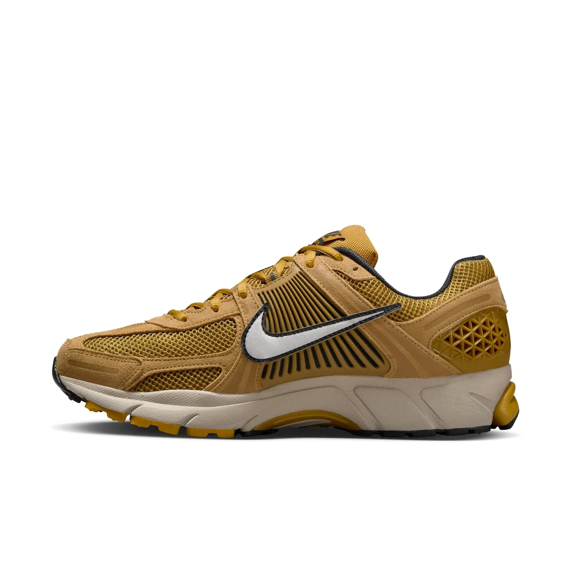 Nike Zoom Vomero 5 Sleek Aesthetic