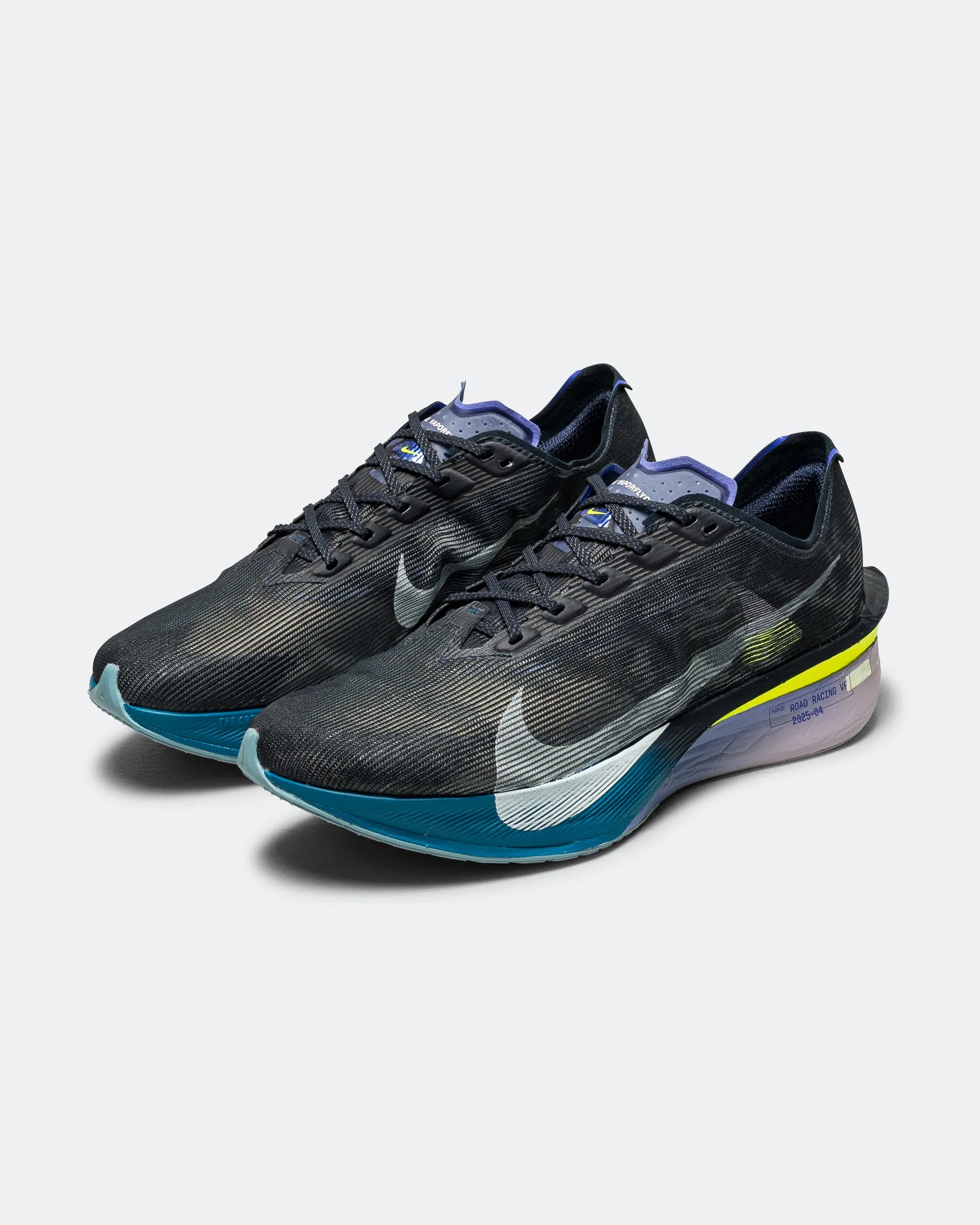 Mens ZoomX Vaporfly Next% 4 - Obsidian/White-Persian Violet Thermoregulating Lining Warm Interior