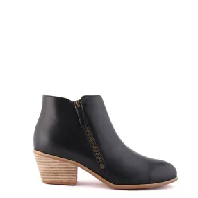 REESE Black Protective Finish Hiking Trails Durable Shell Active Nomad