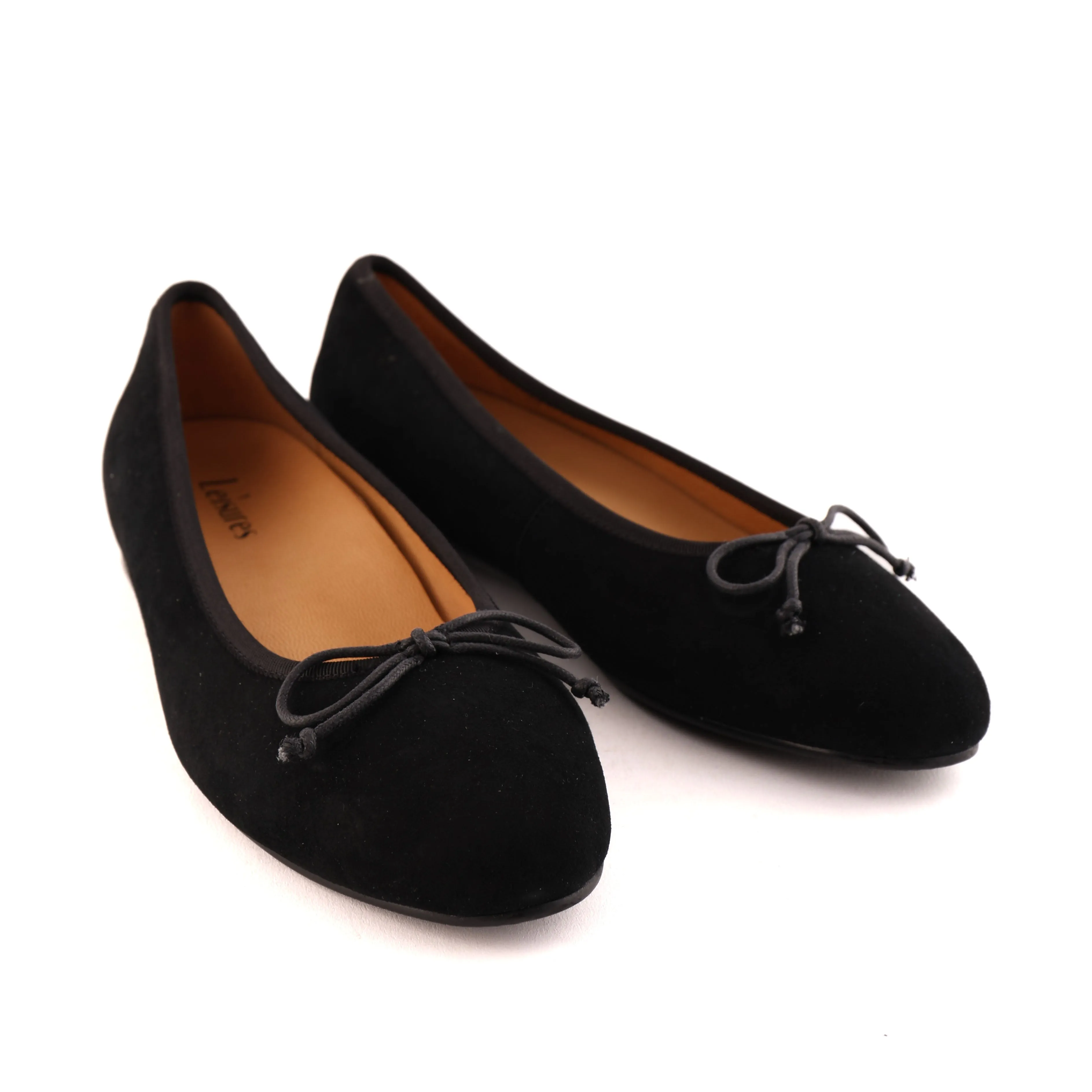 Track Walk REST Black Suede