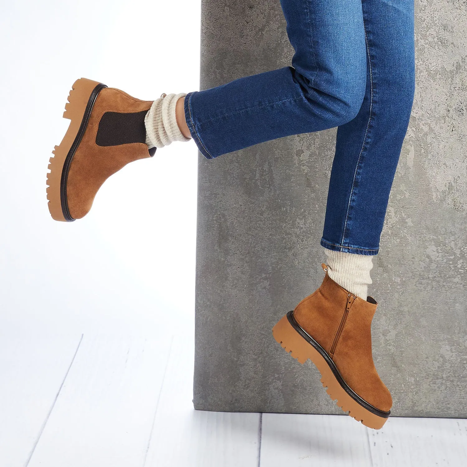 Rhea: Tan Suede Work Routine