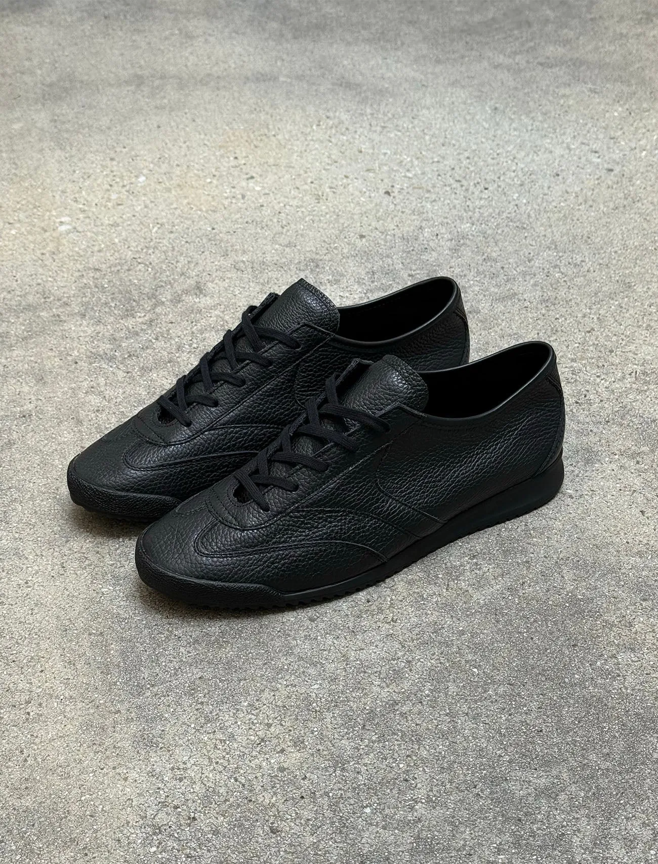 ROF German Military Trainer (Black) Supportive Fit Smooth Design