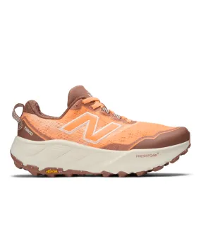 running on a sand track shoes New Balance Women's Hierro v9