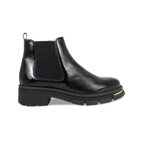 Race Pace Runway: Black Patent Leather