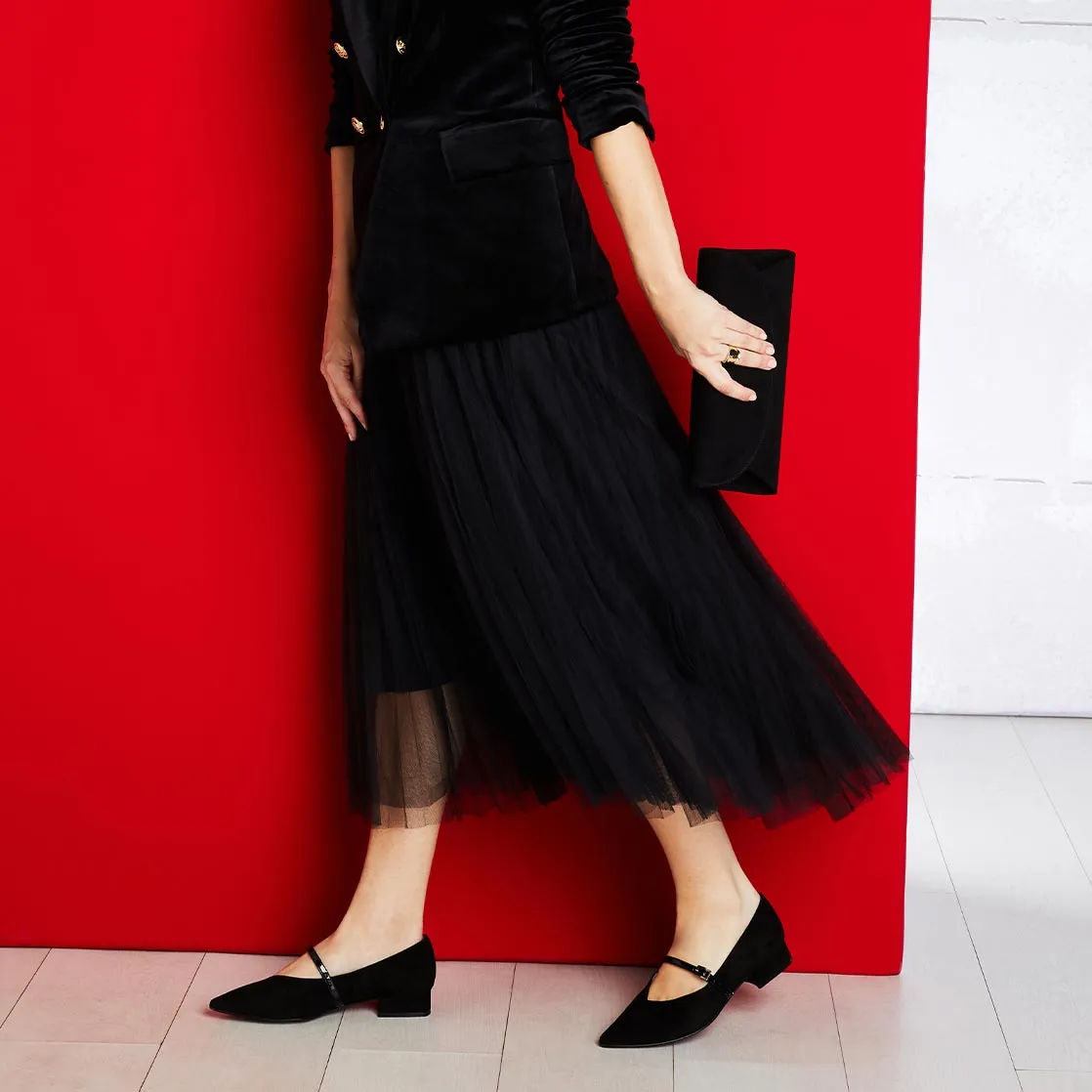 Relax Movement workout shoes Savannah: Black Suede & Patent