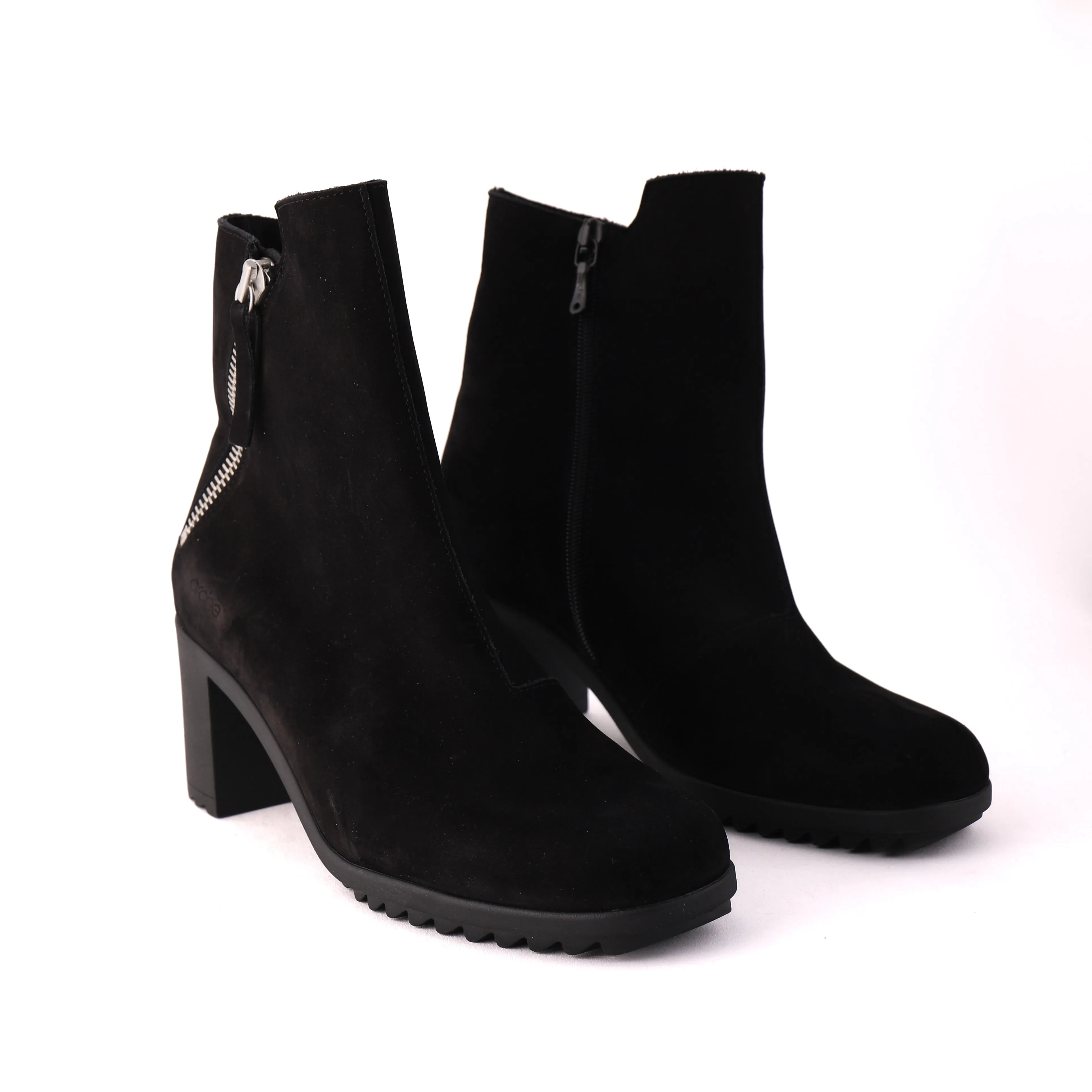 SHELBA Black Nubuck Thermal Core Windy Weather