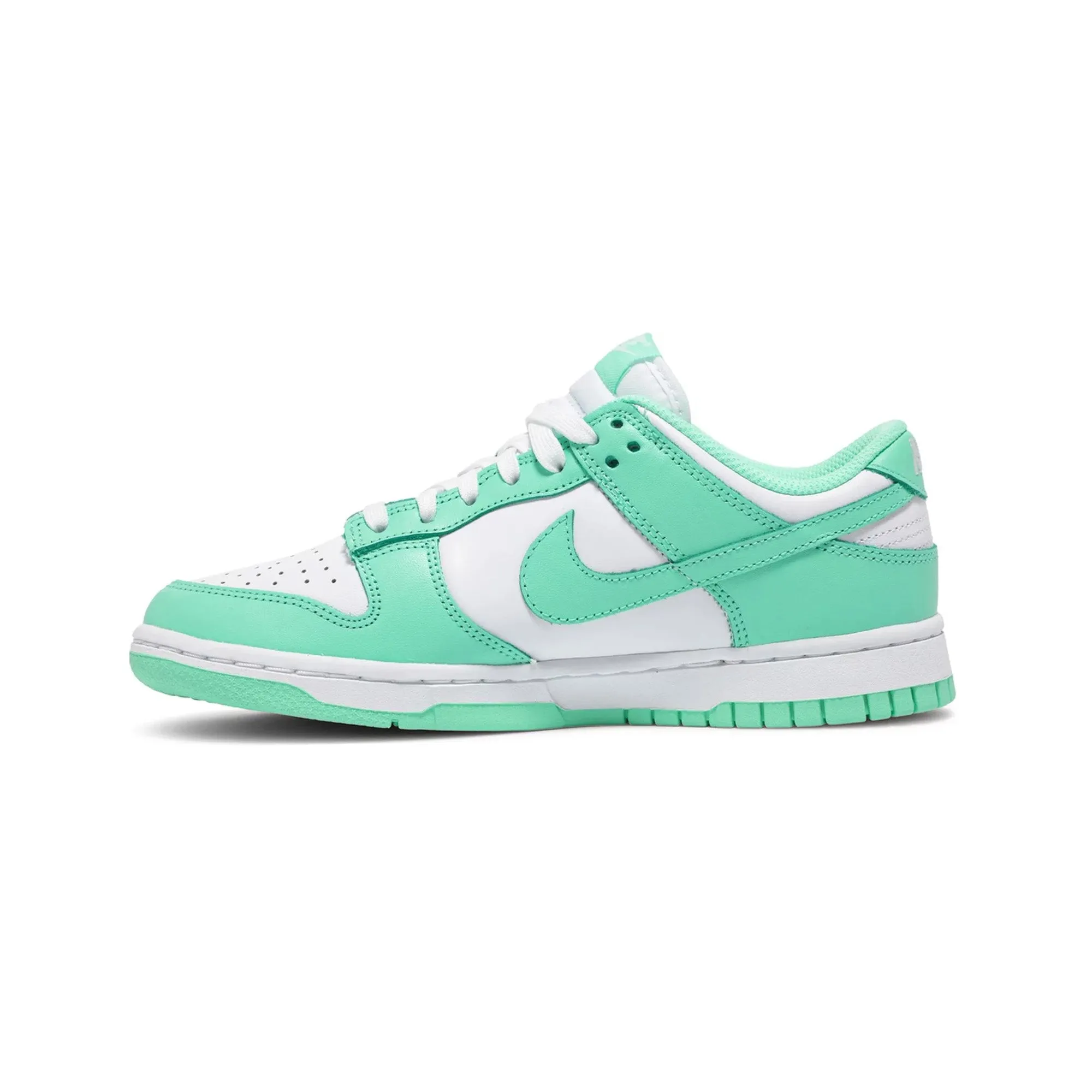 Grip Tread Pattern Nike Dunk Low 'Green Glow' Women's (2021)