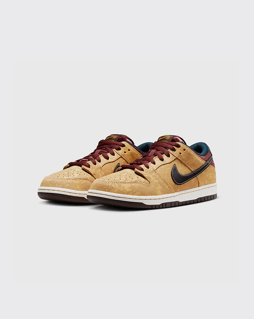 Nike SB Dunk Low Pro ??City of Cinema?? Shoe Reinforced Eyelet Durability Outdoor Day