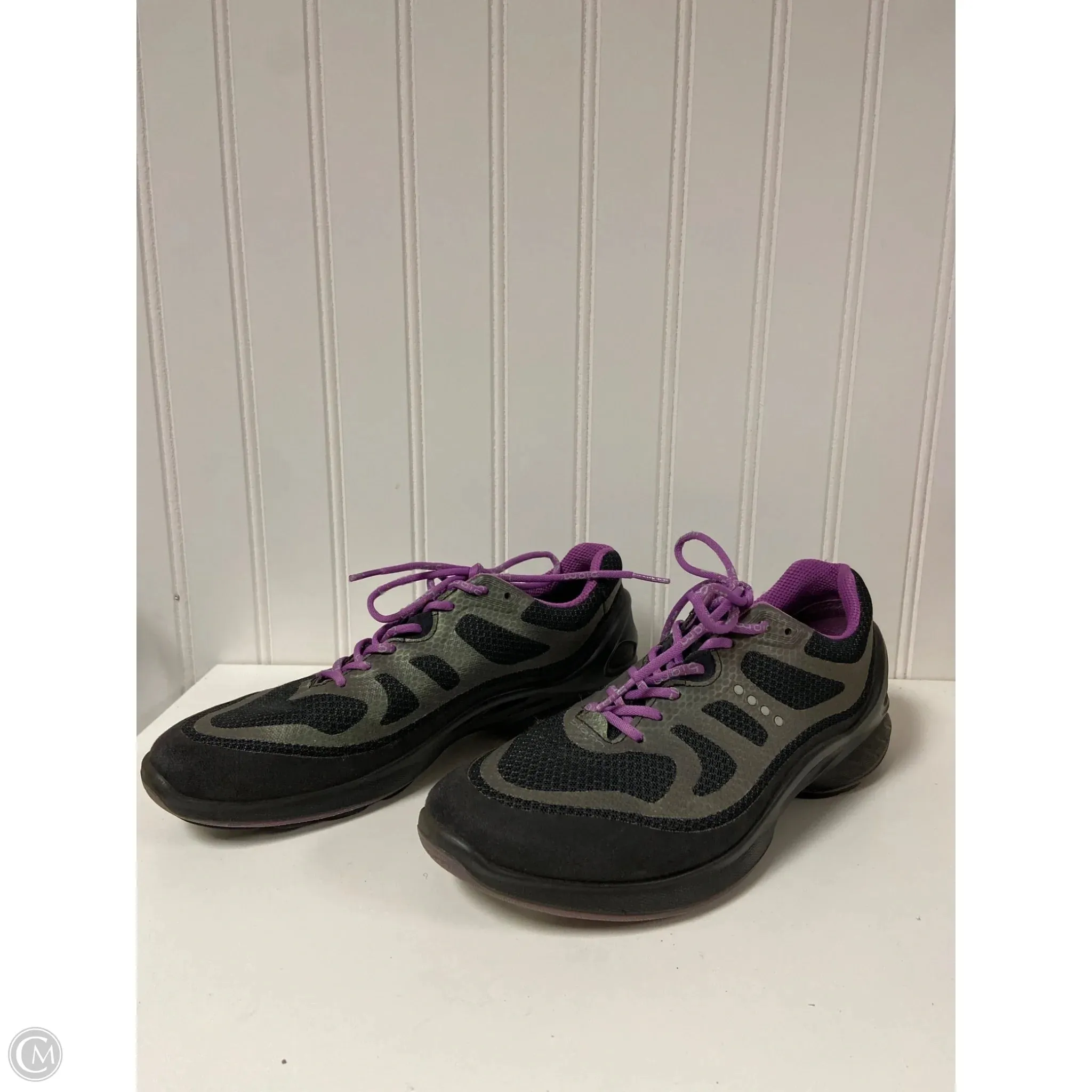 Ultra Flex Outsole Shoes Athletic By Ecco In Black, Size: 6