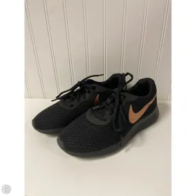 Cloud Fit Shoes Athletic By Nike In Black & Gold, Size: 8.5