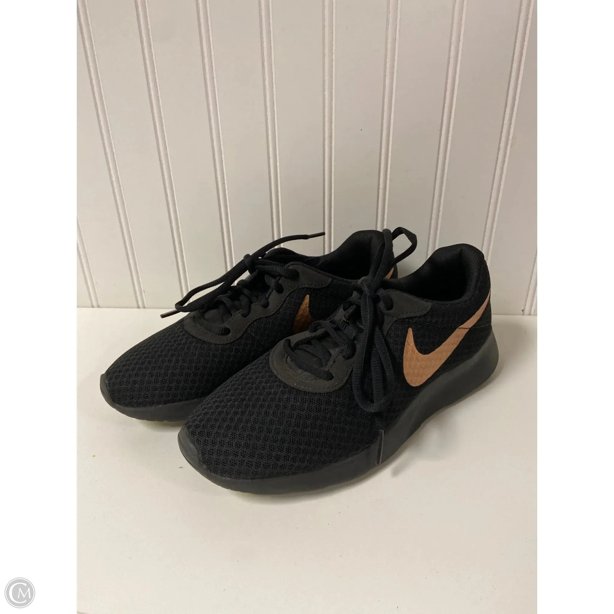 Cloud Fit Shoes Athletic By Nike In Black & Gold, Size: 8.5
