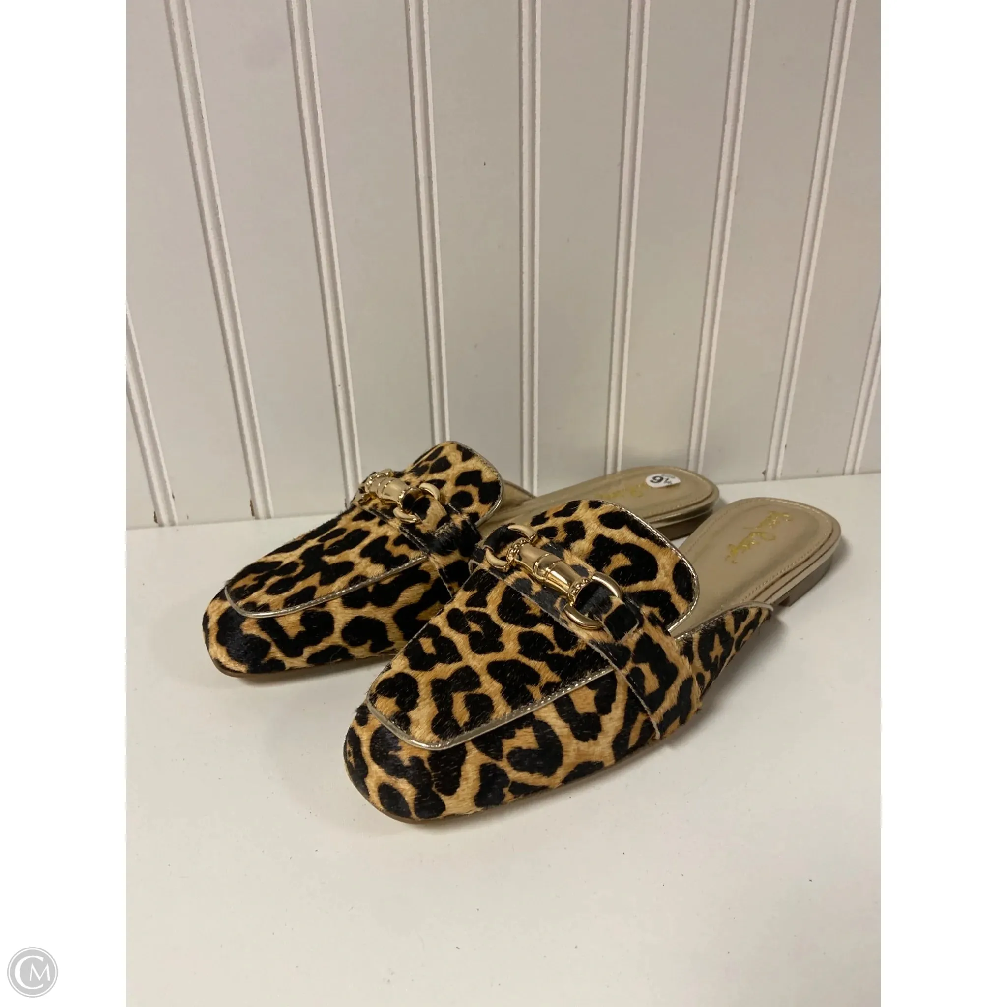 shape fit Follow Hike Shoes Designer By Lilly Pulitzer In Animal Print, Size: 9.5