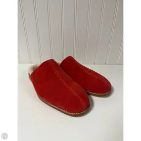 Non Restrictive Fit Shoes Designer By Ugg In Red, Size: 7