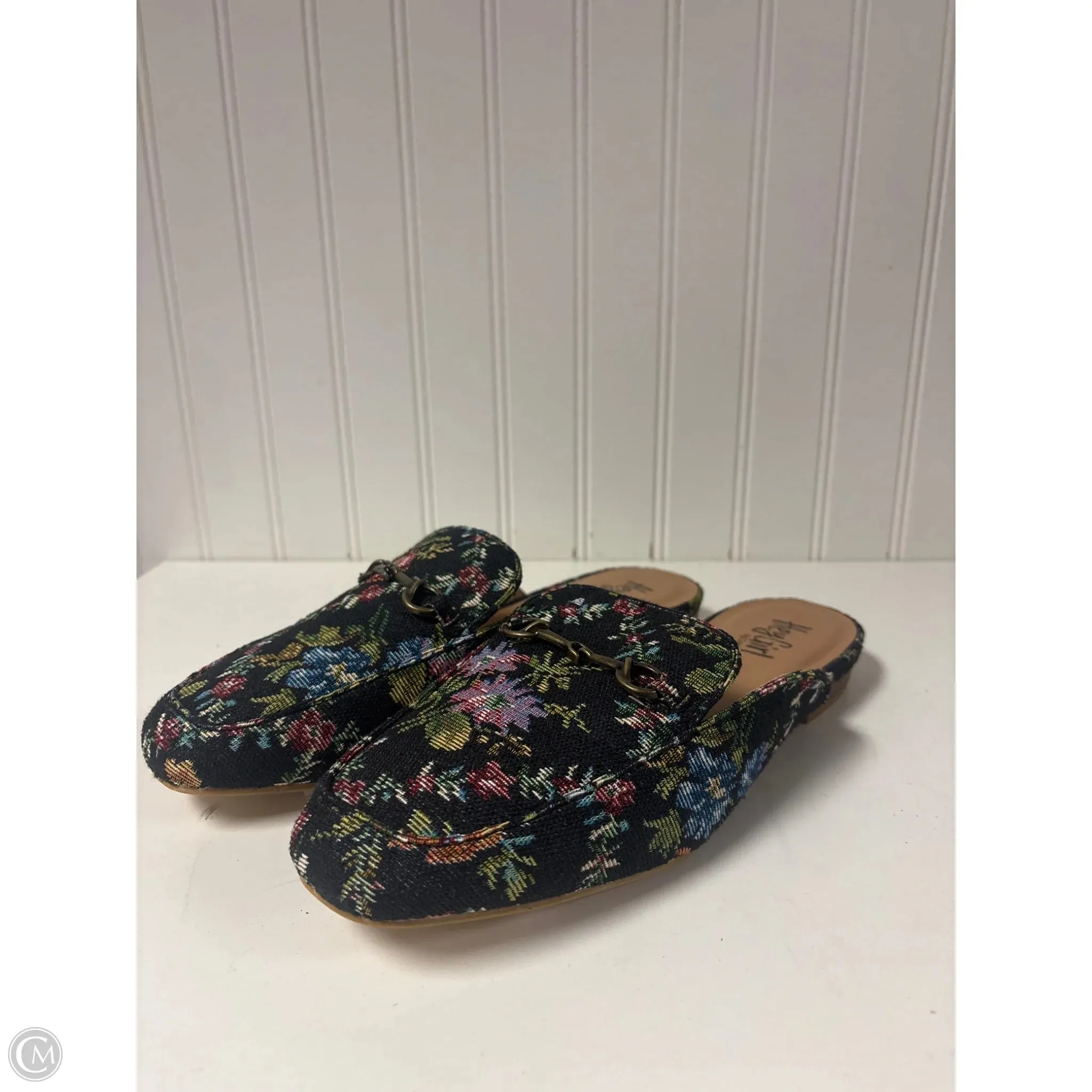 Cozy Design Relax Step Shoes Flats By Clothes Mentor In Floral Print, Size: 10