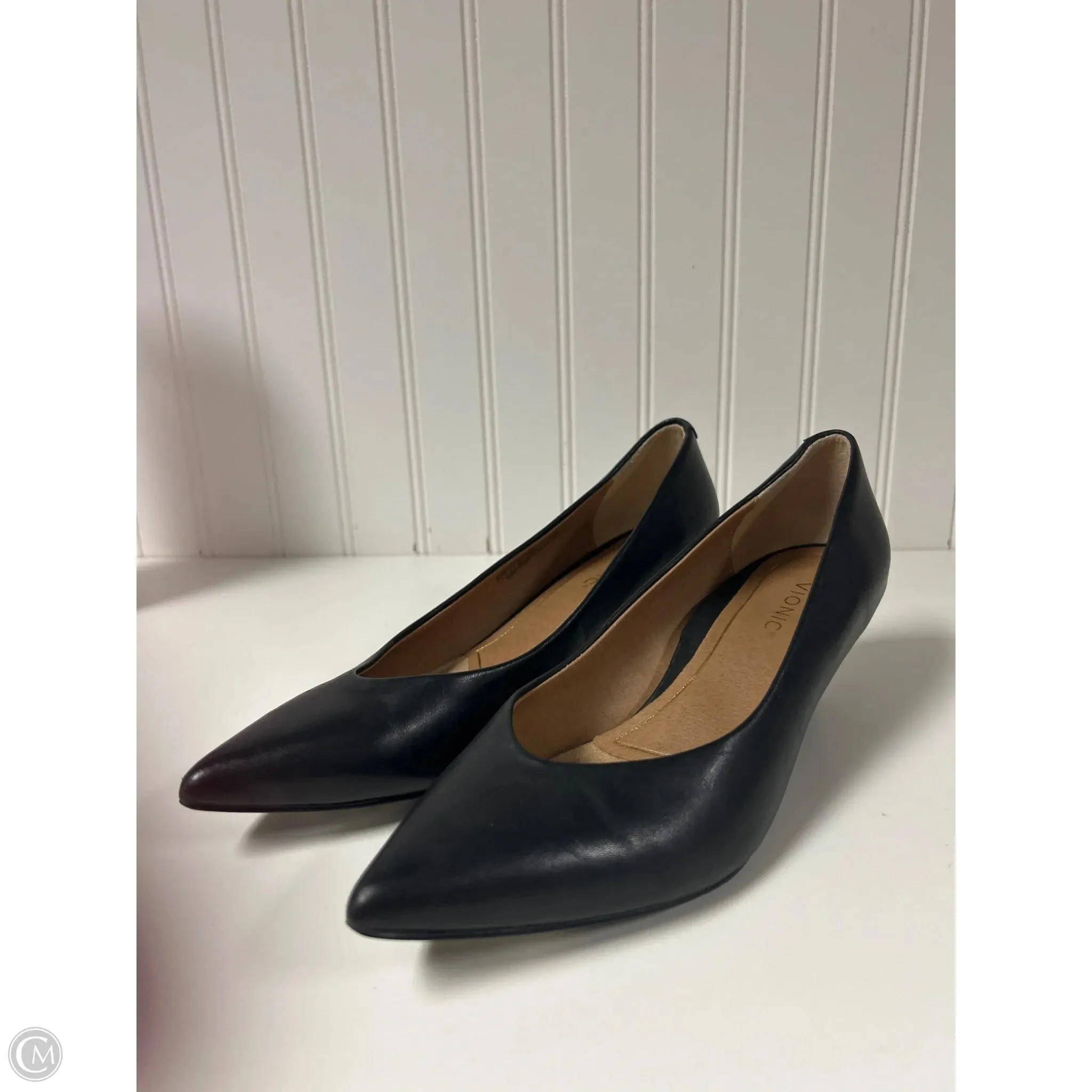 Shoes Heels Kitten By Vionic In Black, Size: 7 Timeless Accent