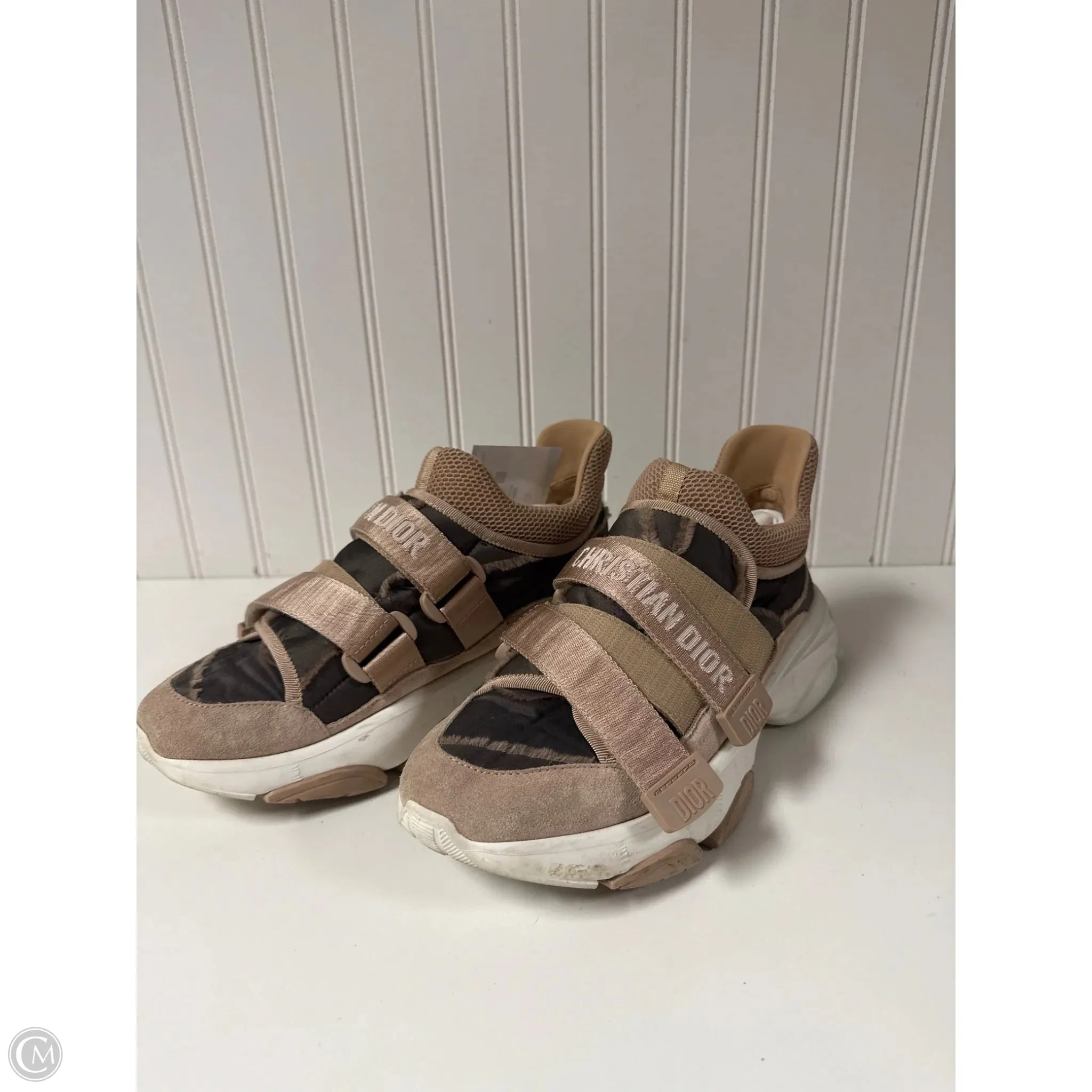 Shoes Luxury Designer By Dior In Beige, Size: 8.5 Rain Day Quick Hop