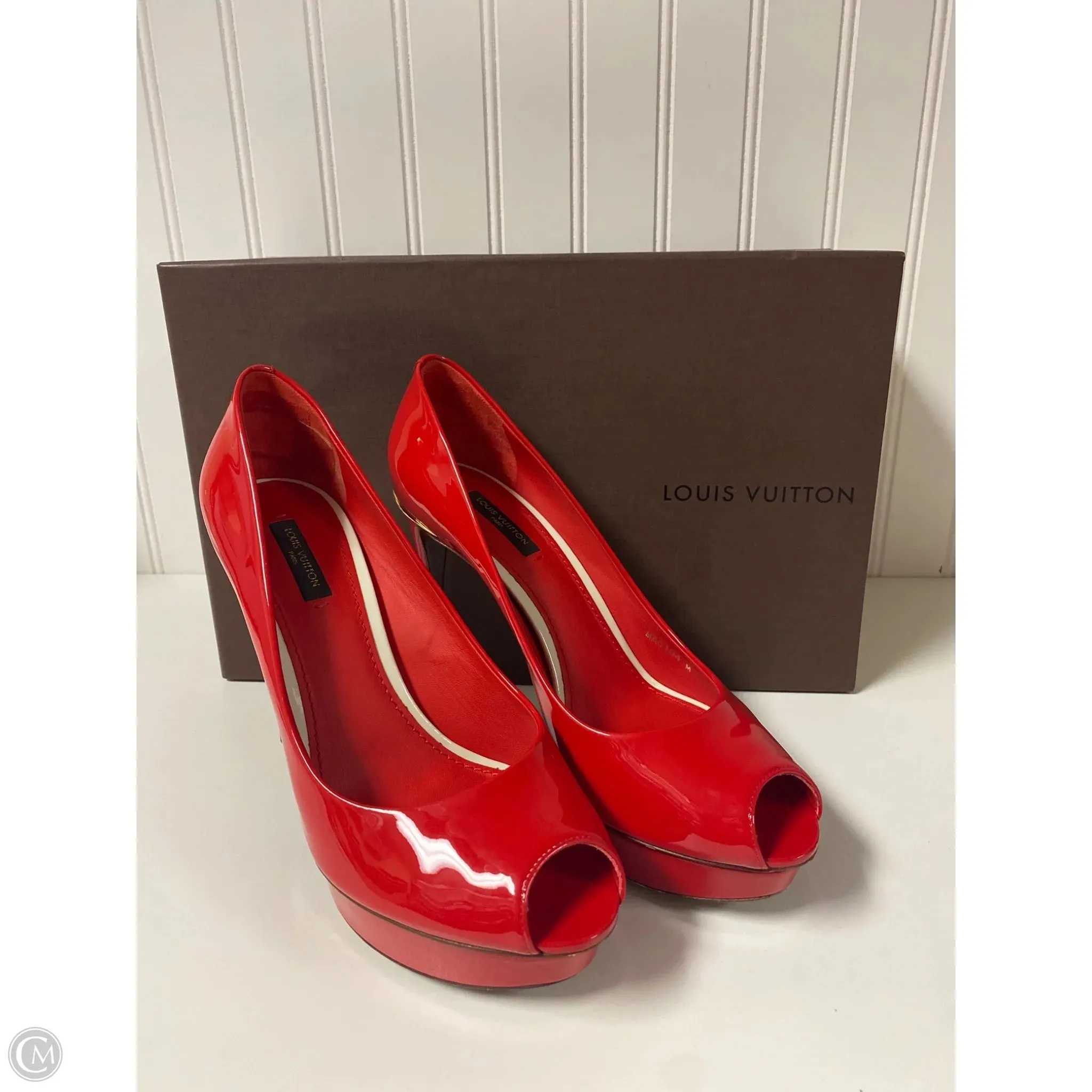Shoes Luxury Designer By Louis Vuitton In Red, Size: 8.5 Antibacterial