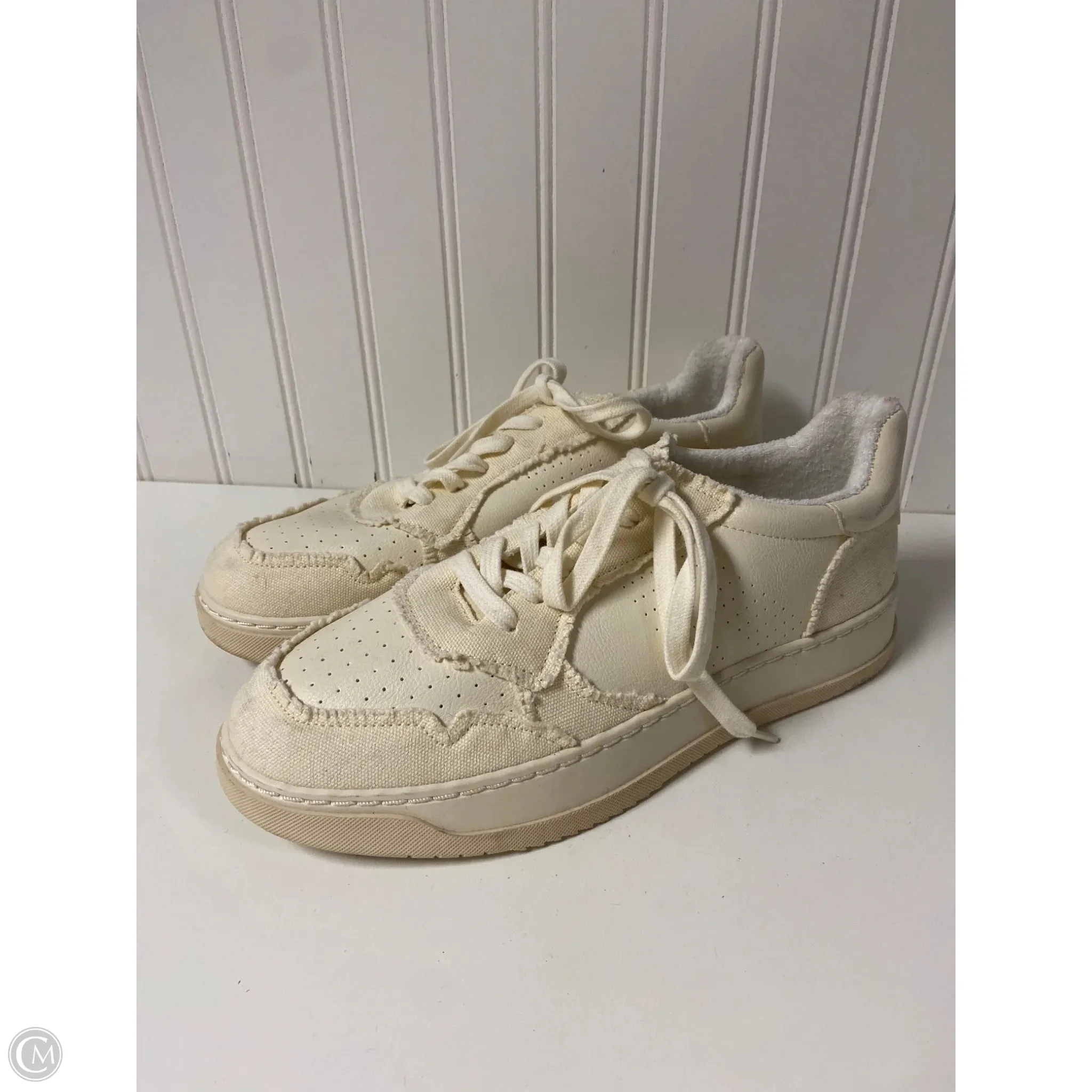All Day Support Feature Shoes Sneakers By Mia In Cream, Size: 10