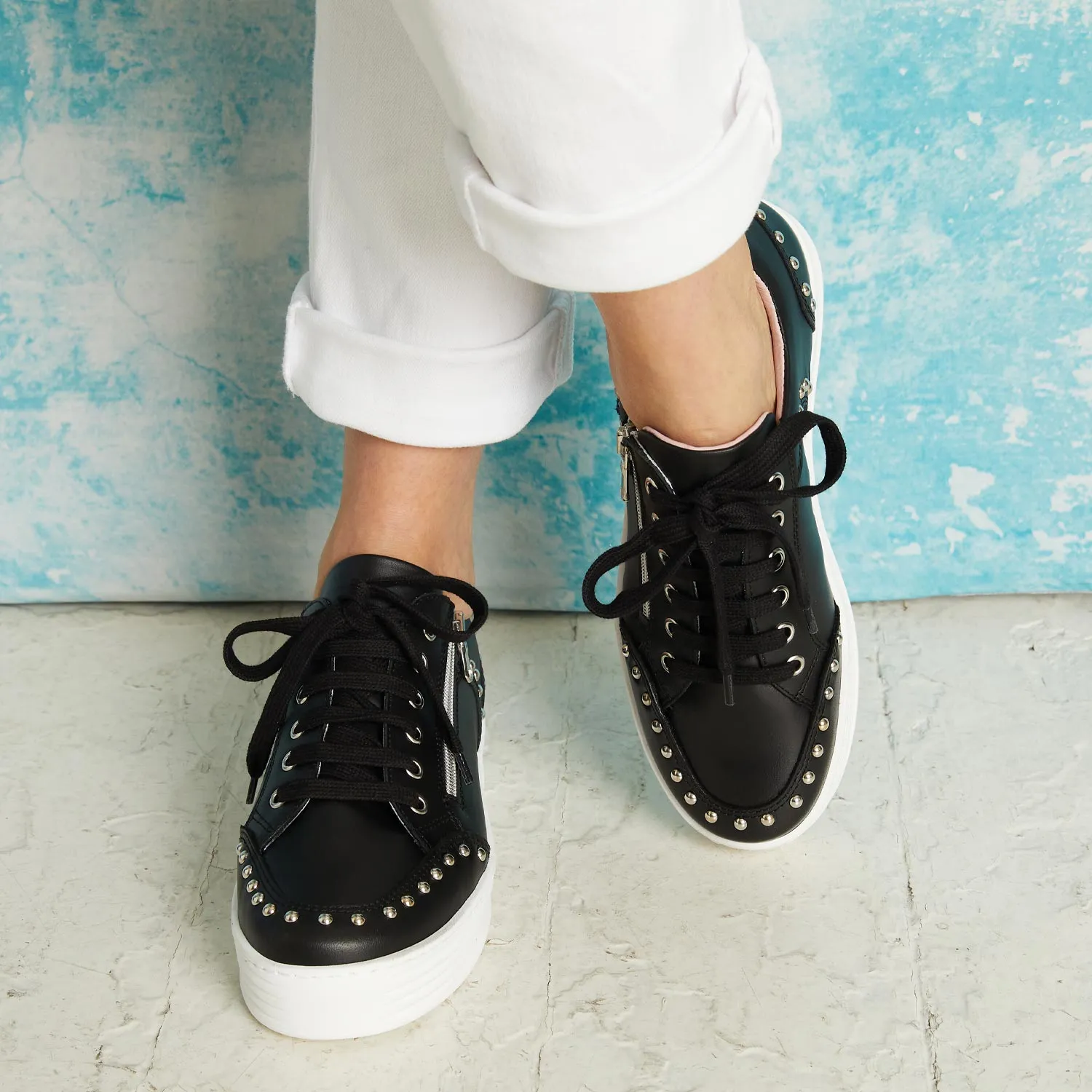 Move Smart Cloud Like Haven: Black Leather