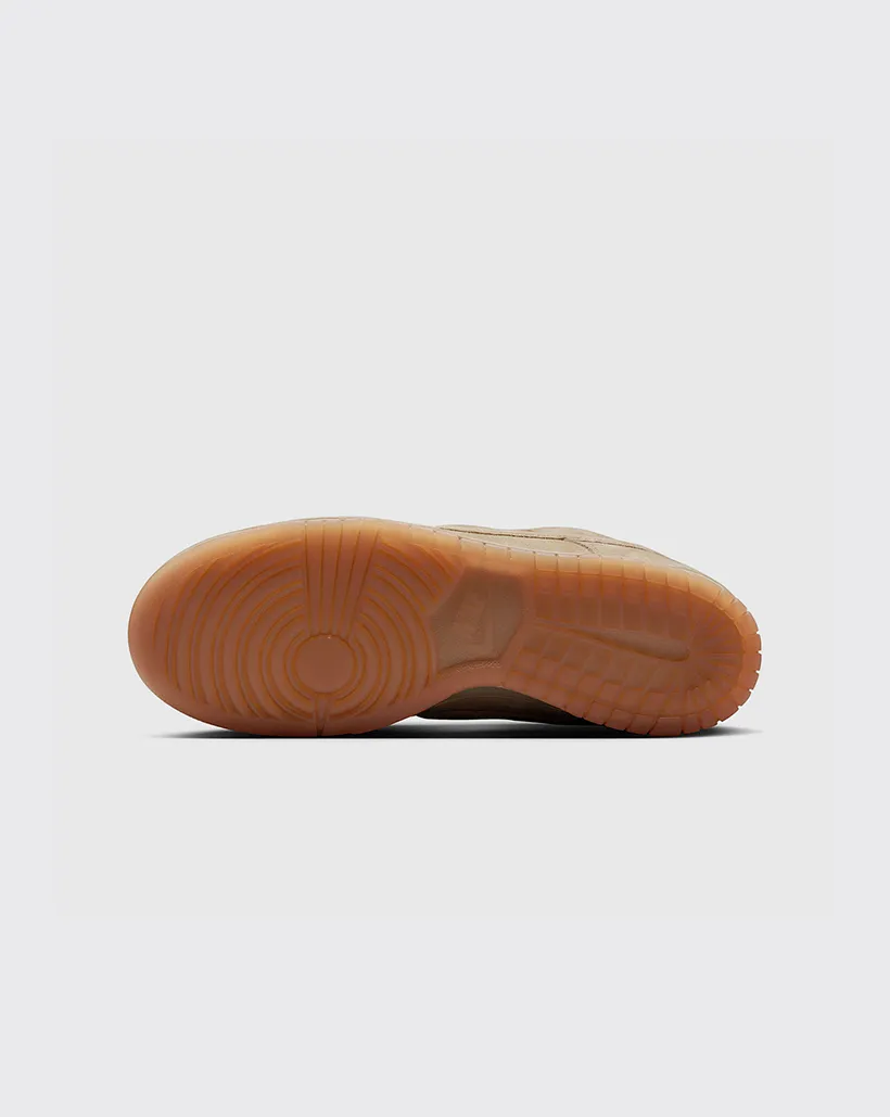 Fast Go Cloudy Jog Nike SB Dunk Low Pro B Shoe - Parachute Beige