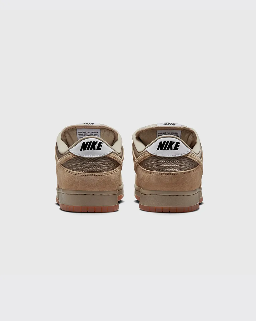 Modern Twist Walk in Style Nike SB Dunk Low Pro B Shoe - Parachute Beige
