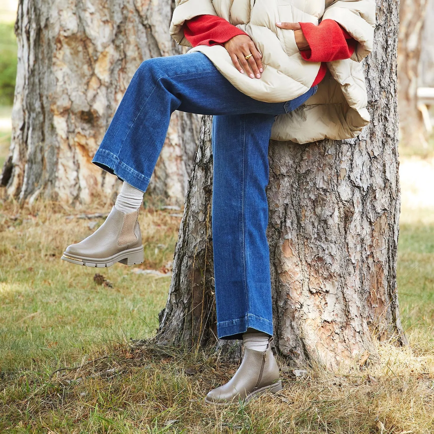 Sunset Walk Air Circulation Runway: Taupe Leather