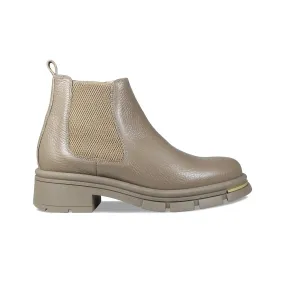 Runway: Taupe Leather Bold colors