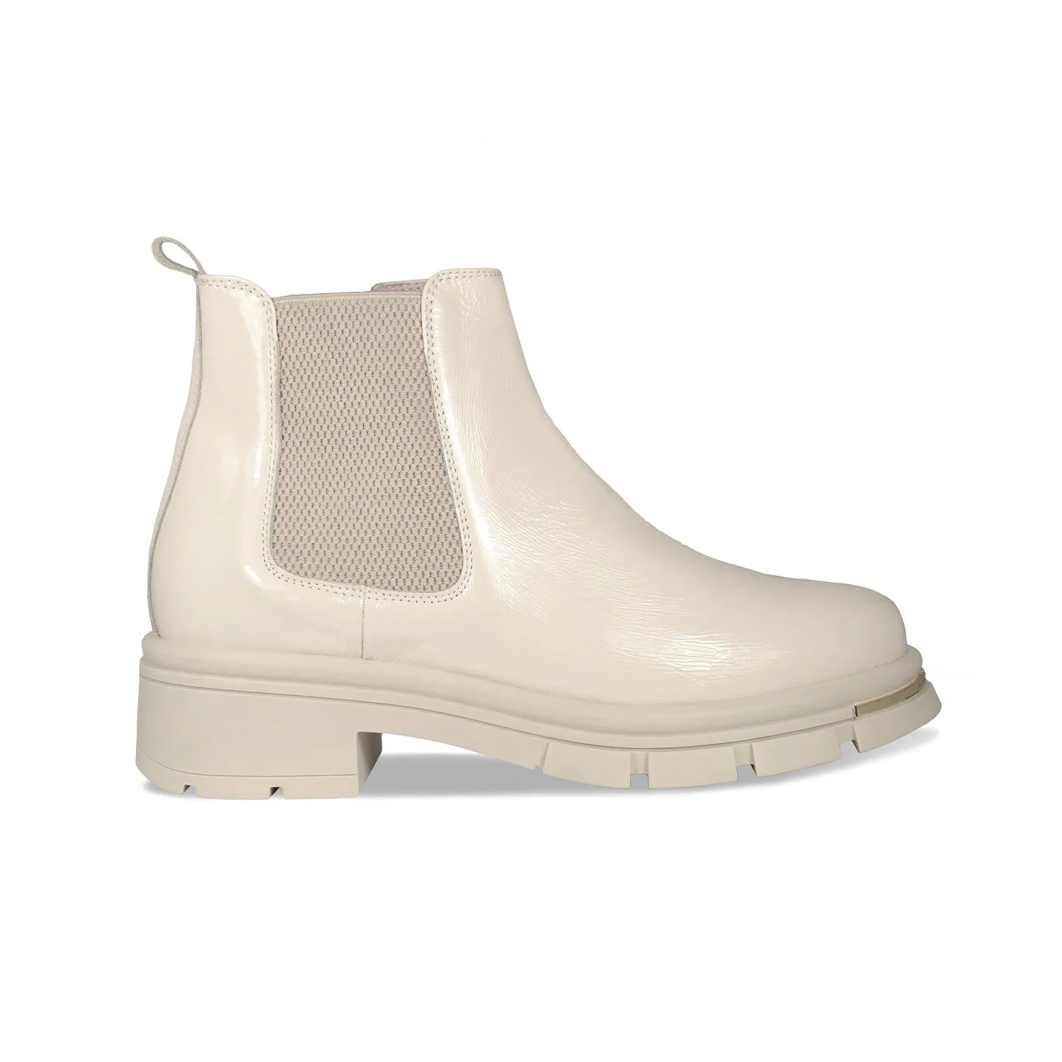Cool Fit Kick Back Runway: Cream Patent Leather